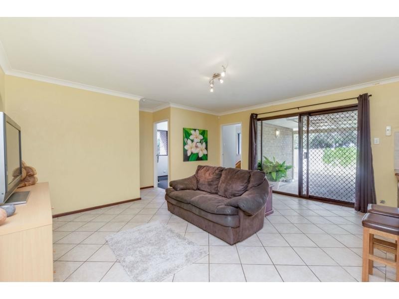 33 Deyoung Road, Craigie WA 6025