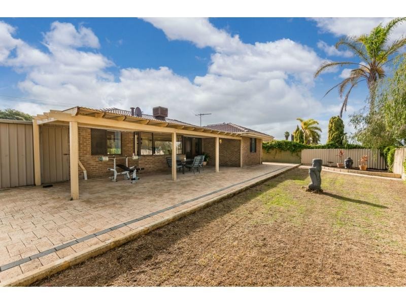 33 Deyoung Road, Craigie WA 6025