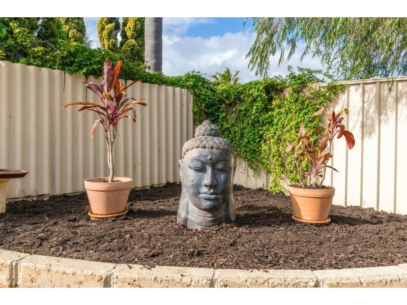 33 Deyoung Road, Craigie WA 6025