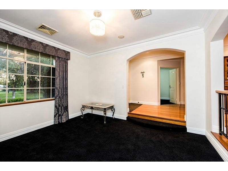 18 Monroe Retreat, Meadow Springs WA 6210