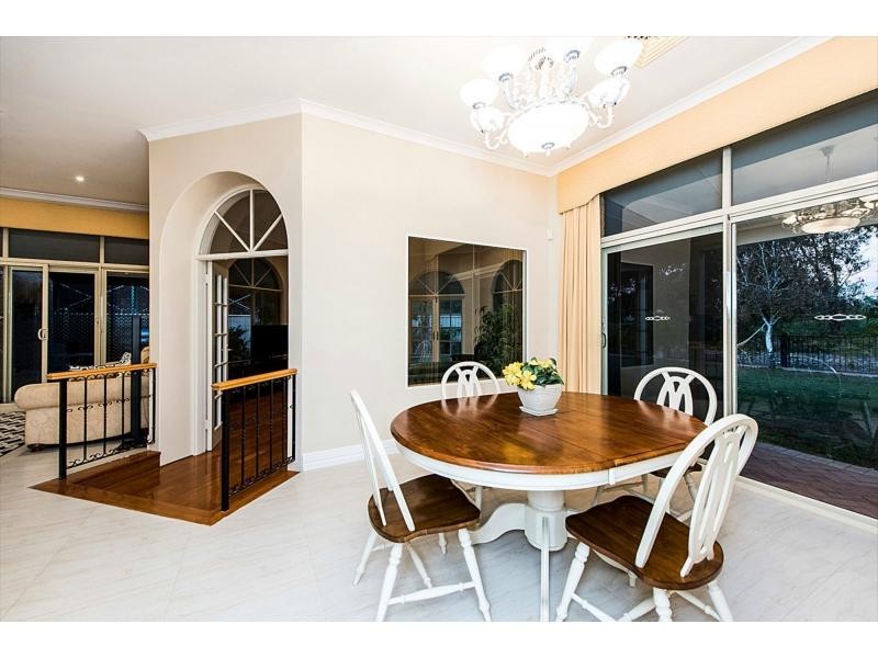 18 Monroe Retreat, Meadow Springs WA 6210