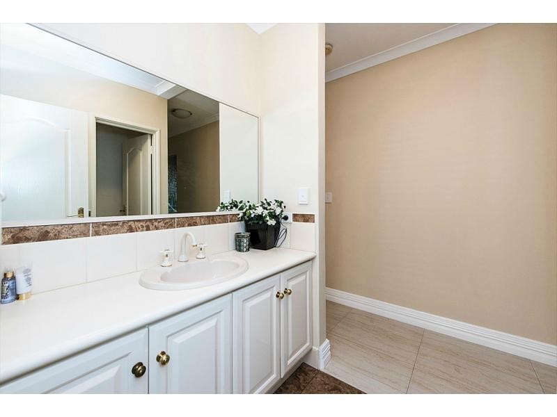 18 Monroe Retreat, Meadow Springs WA 6210