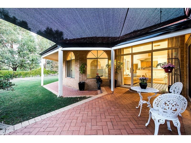 18 Monroe Retreat, Meadow Springs WA 6210