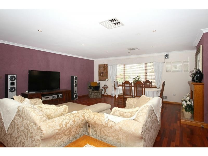 1 Leacon Place, Maddington WA 6109