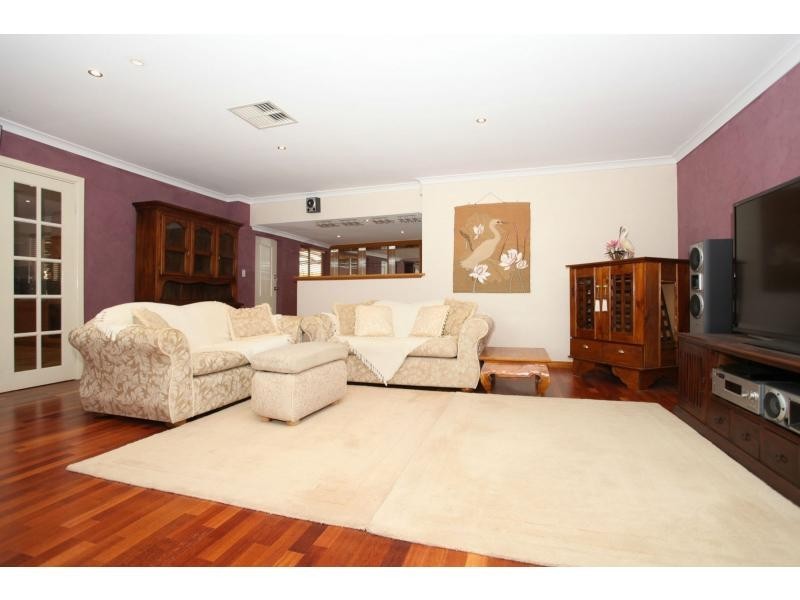 1 Leacon Place, Maddington WA 6109