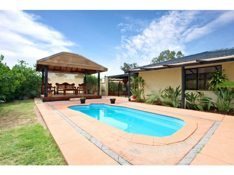 1 Leacon Place, Maddington WA 6109