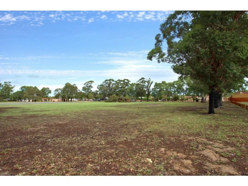 1 Leacon Place, Maddington WA 6109