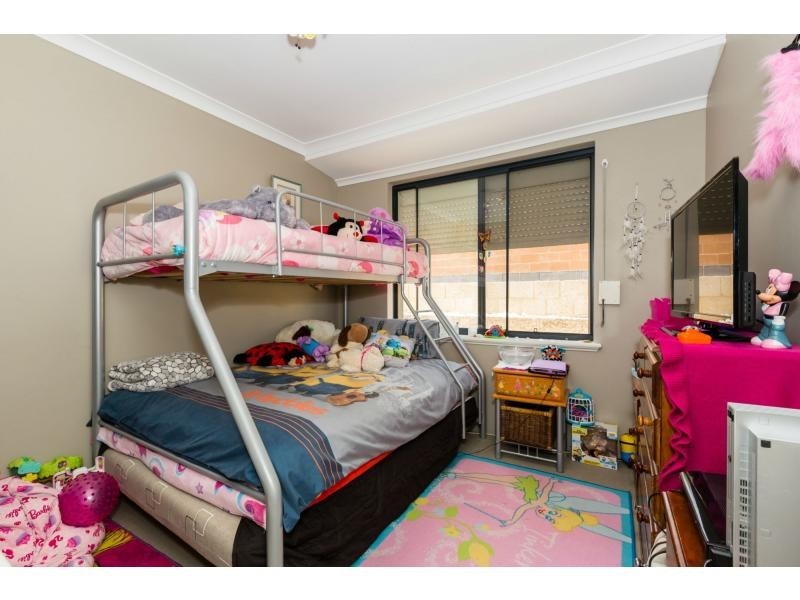 16 Arpenteur Turn, Madora Bay WA 6210