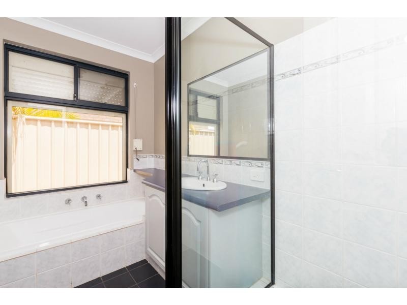 16 Arpenteur Turn, Madora Bay WA 6210