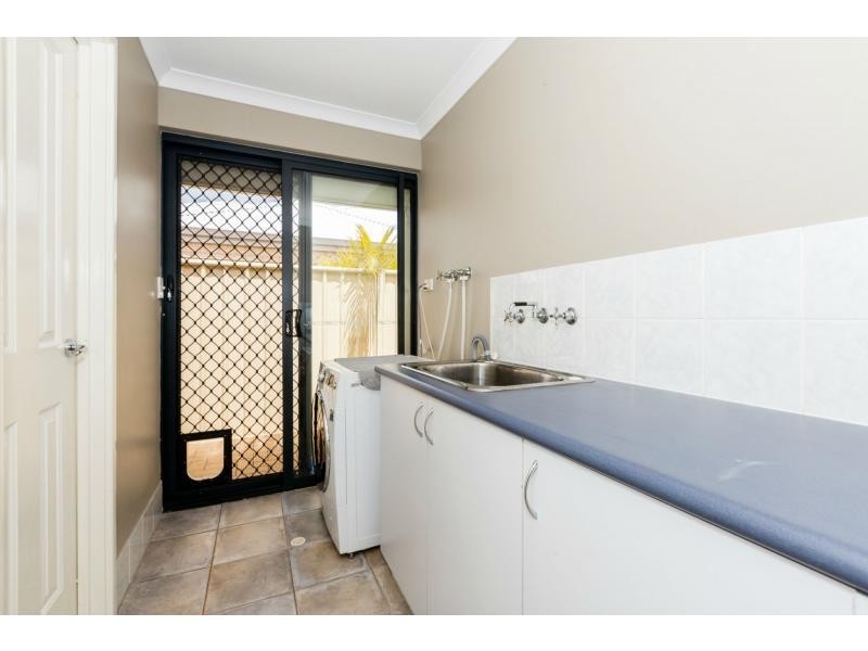 16 Arpenteur Turn, Madora Bay WA 6210