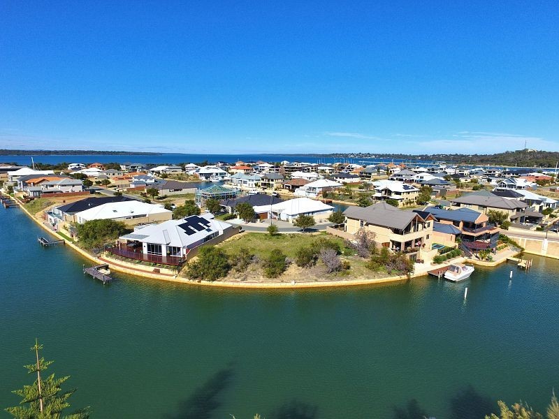 5 Sandpiper Island Retreat, Wannanup WA 6210