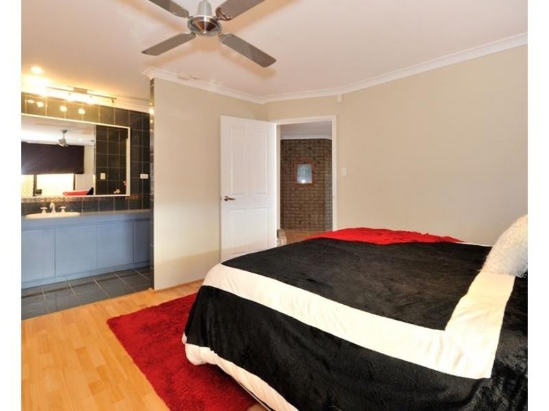 9 Birkdale Court, Cooloongup WA 6168