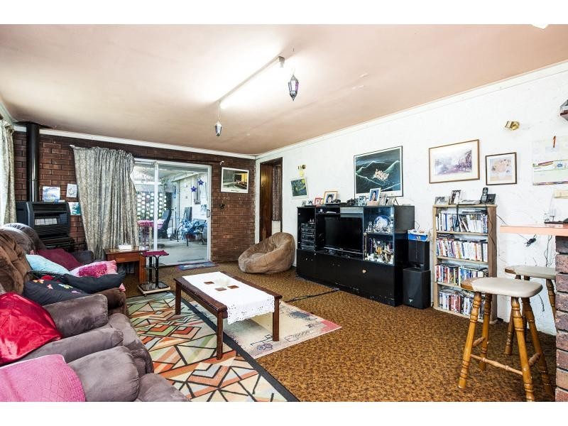 8 Mead Street, Byford WA 6122