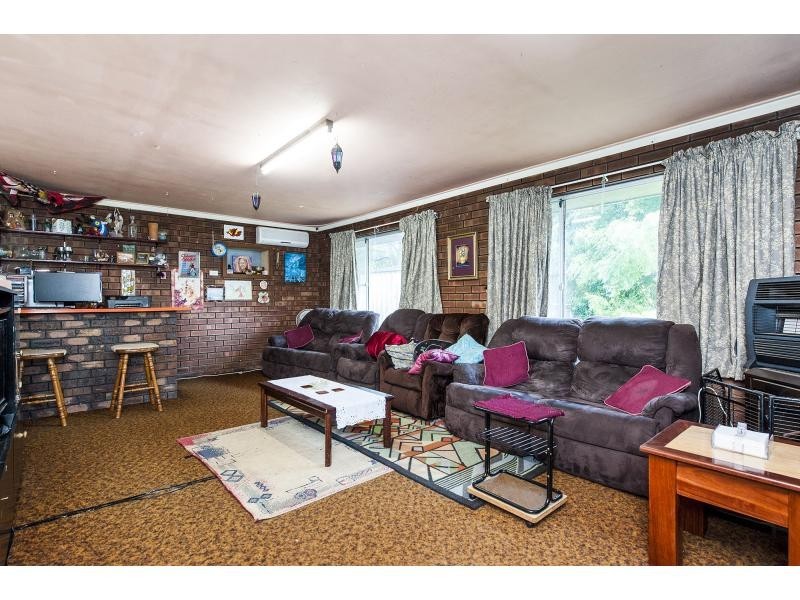 8 Mead Street, Byford WA 6122