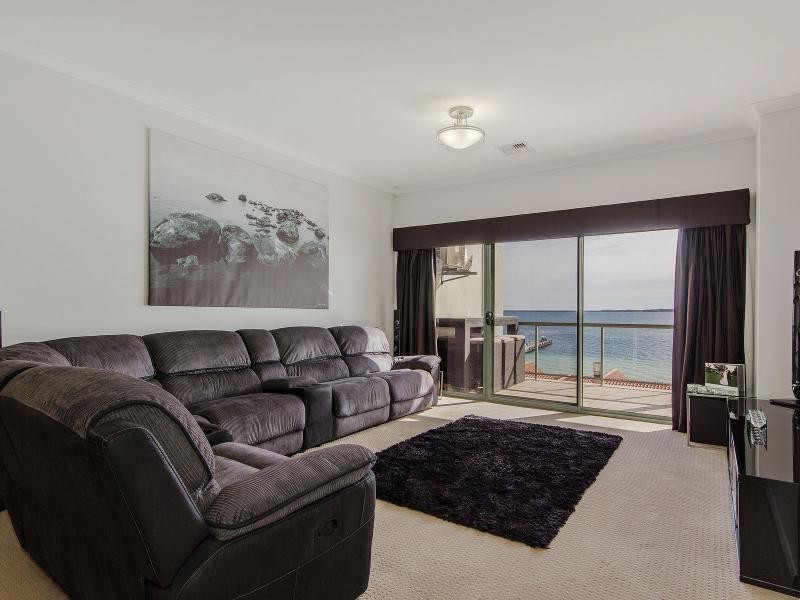 16/7 Railway Terrace, Rockingham WA 6168