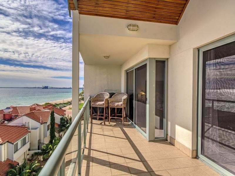 16/7 Railway Terrace, Rockingham WA 6168