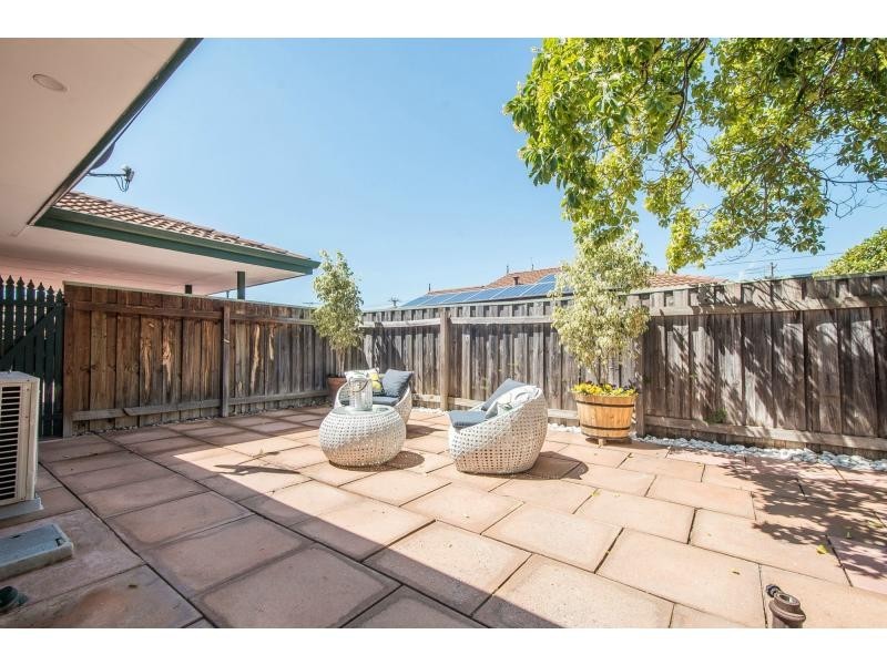 9/1 Iolanthe Street, Bassendean WA 6054