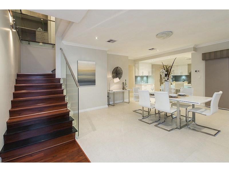 21 Windchime Terrace, Atwell WA 6164