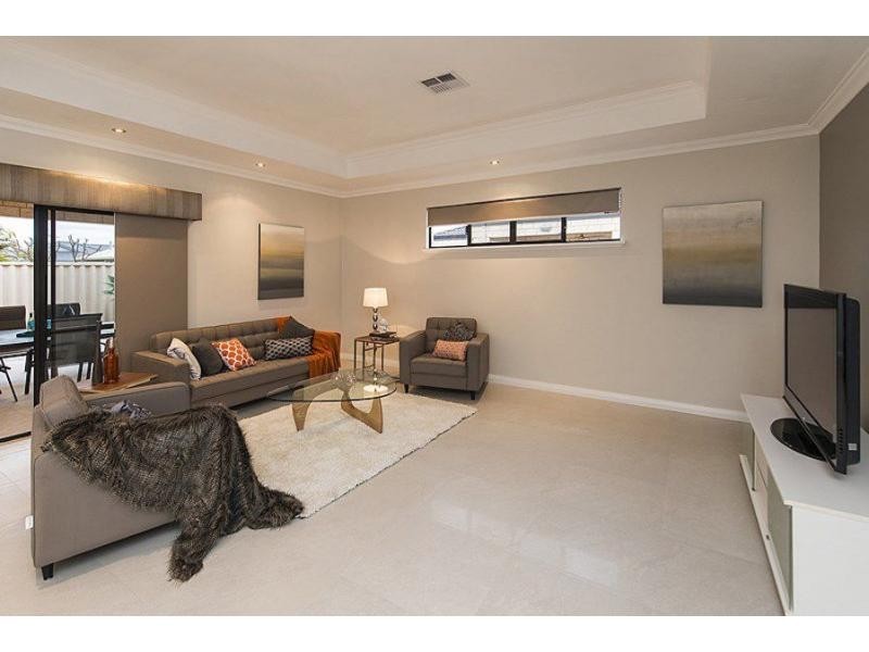 21 Windchime Terrace, Atwell WA 6164