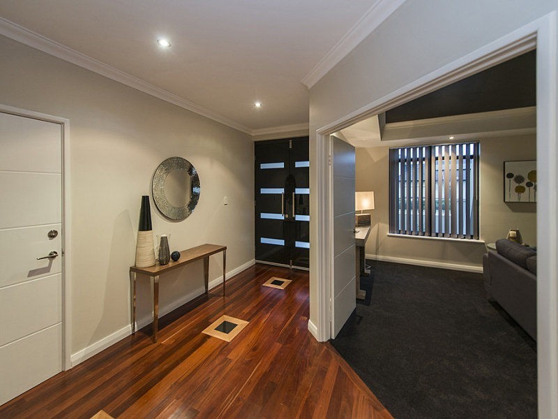 21 Windchime Terrace, Atwell WA 6164