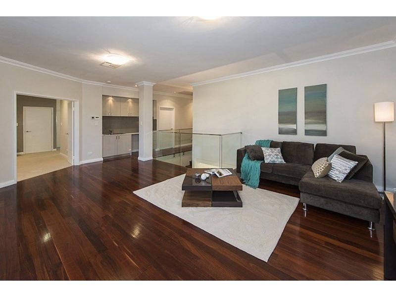 21 Windchime Terrace, Atwell WA 6164