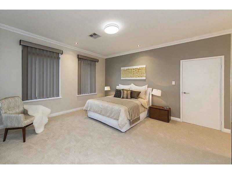 21 Windchime Terrace, Atwell WA 6164