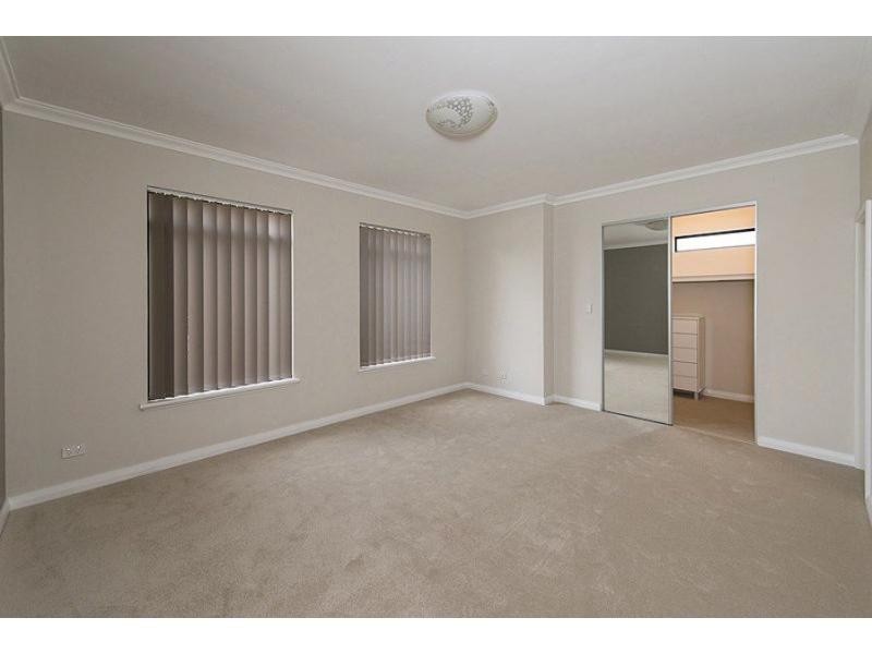 21 Windchime Terrace, Atwell WA 6164