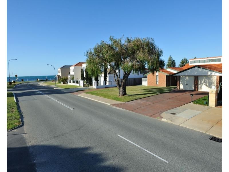 4 Hymus Street, Rockingham WA 6168