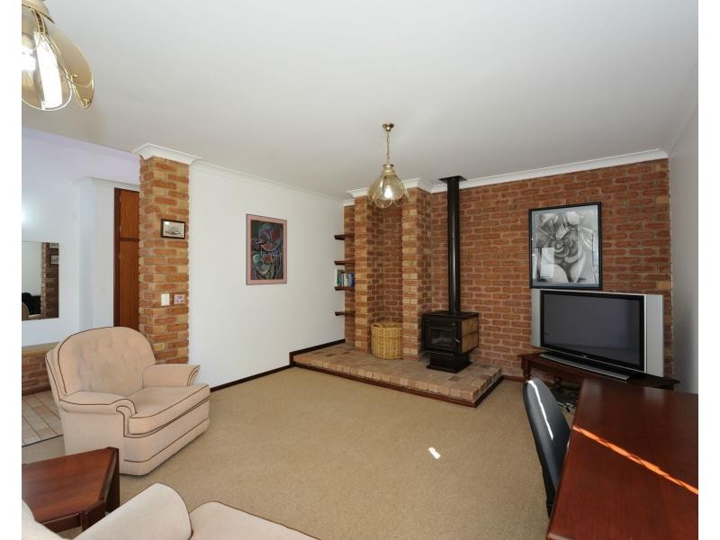 4 Hymus Street, Rockingham WA 6168