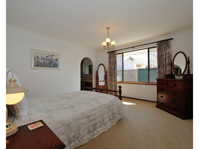 4 Hymus Street, Rockingham WA 6168