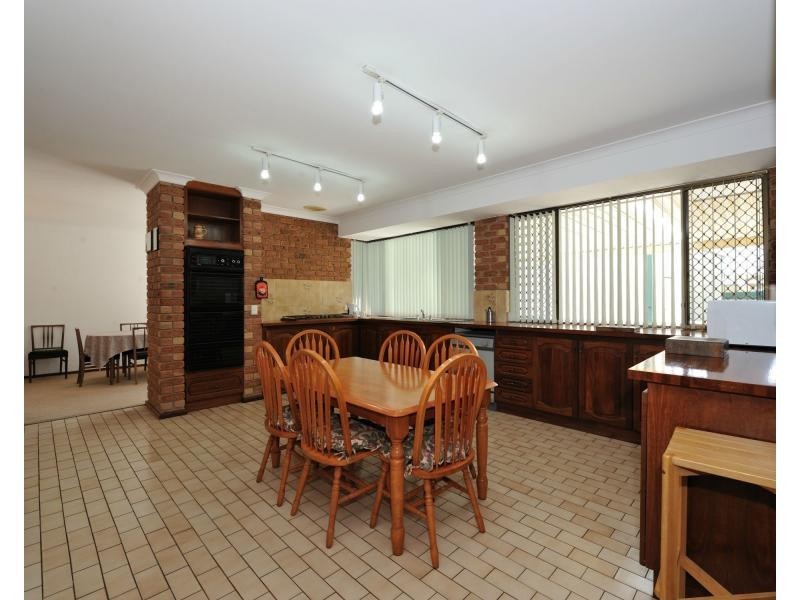 4 Hymus Street, Rockingham WA 6168