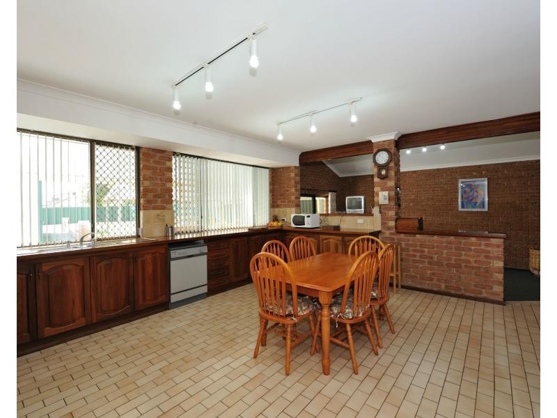 4 Hymus Street, Rockingham WA 6168