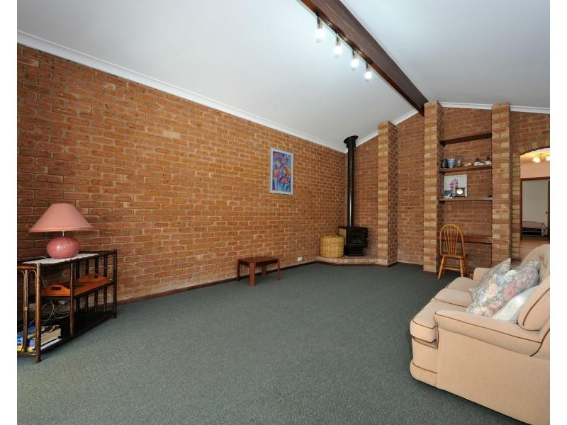 4 Hymus Street, Rockingham WA 6168