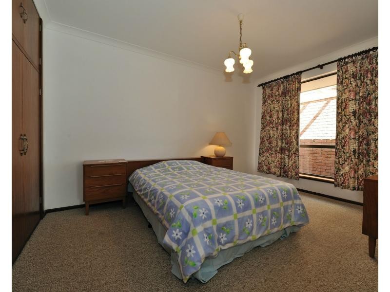 4 Hymus Street, Rockingham WA 6168