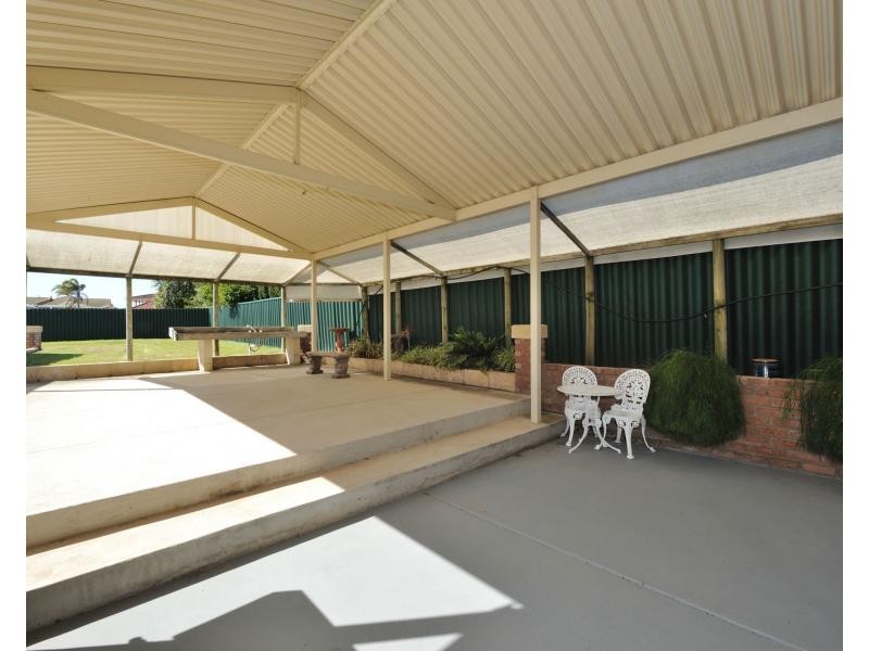 4 Hymus Street, Rockingham WA 6168