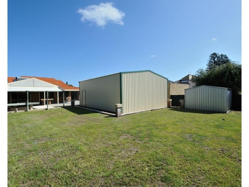 4 Hymus Street, Rockingham WA 6168