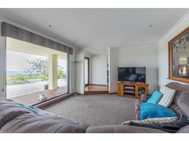 48 Southern Cross Circle, Ocean Reef WA 6027