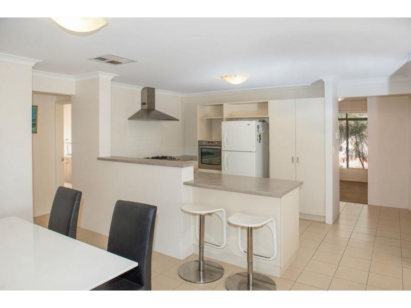 4/20 Claridge Circle, Thornlie WA 6108