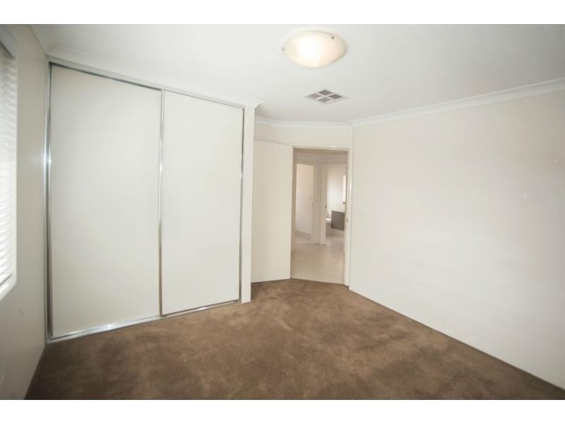4/20 Claridge Circle, Thornlie WA 6108