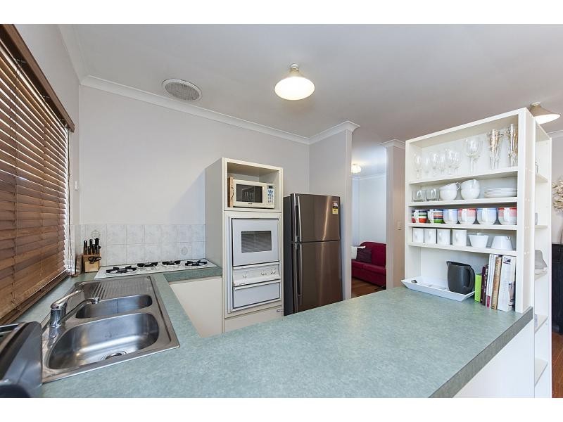 1/140 West Road, Bassendean WA 6054