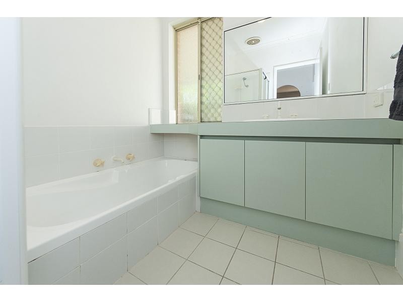 1/140 West Road, Bassendean WA 6054