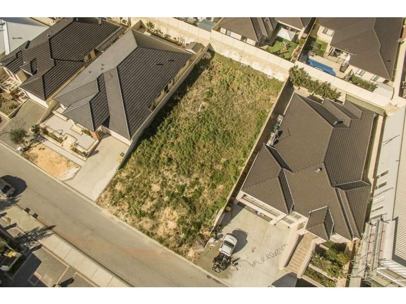 10 Bolton Way, Darch WA 6065