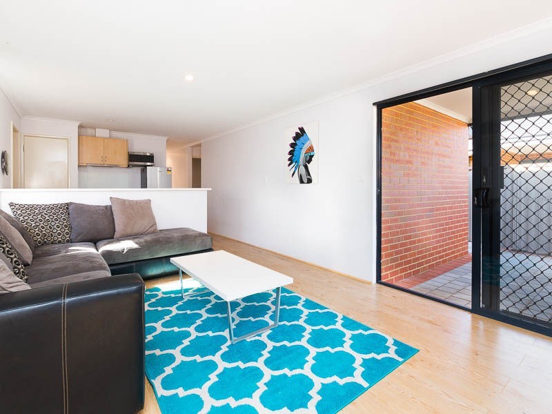 18/1 Coojong Link, Success WA 6164