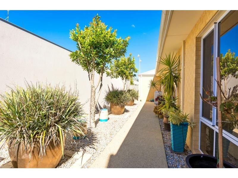 12 Altea Way, Alkimos WA 6038