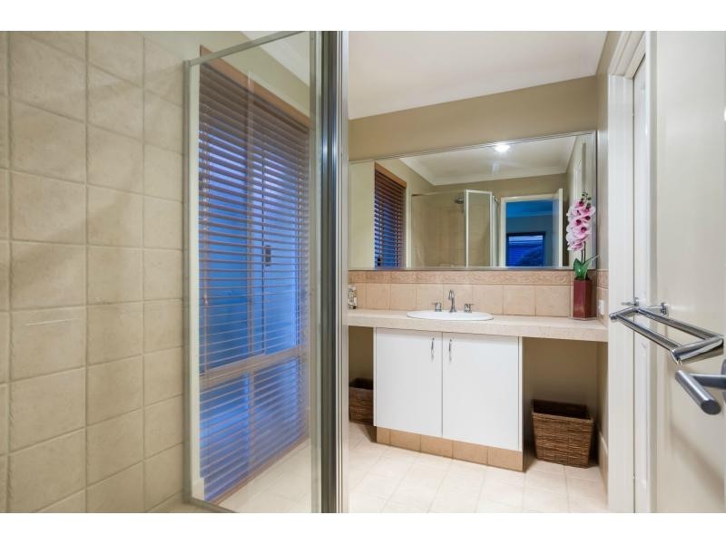 4 Winston Way, Madeley WA 6065