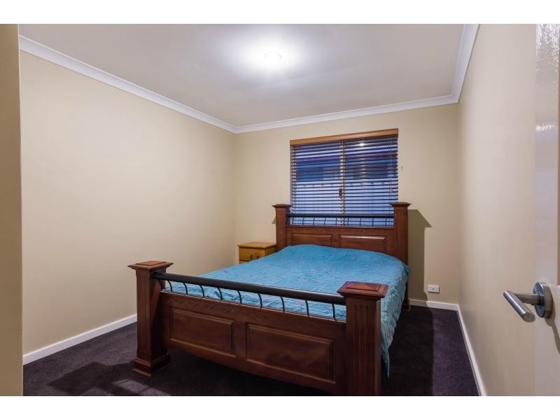 4 Winston Way, Madeley WA 6065