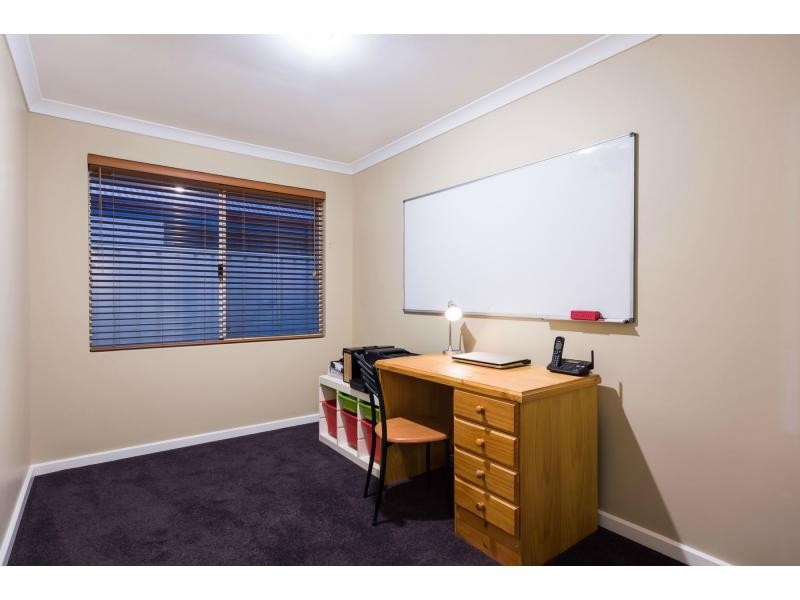 4 Winston Way, Madeley WA 6065