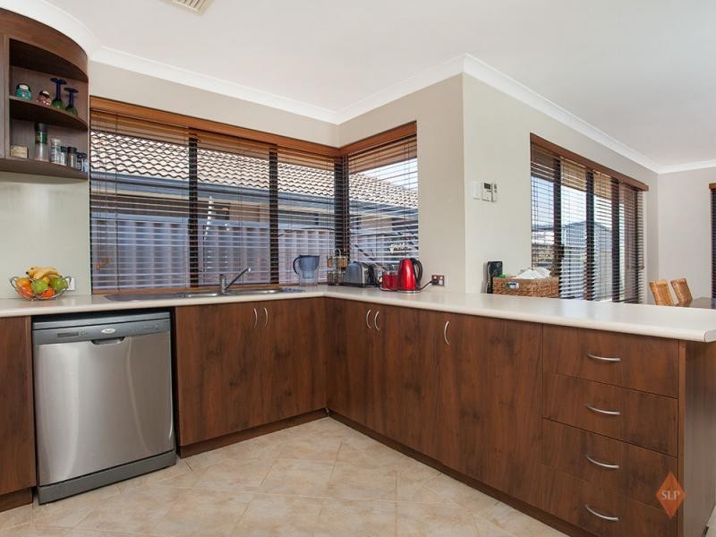51 Toledo Circuit, Port Kennedy WA 6172