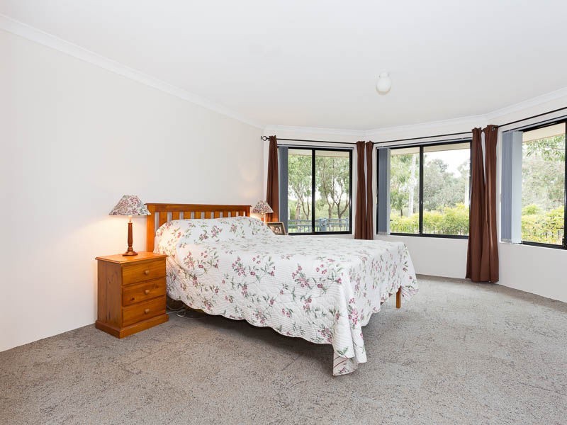 33 Steiner Avenue, Success WA 6164