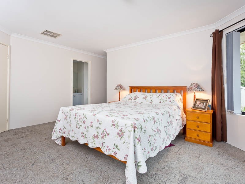 33 Steiner Avenue, Success WA 6164